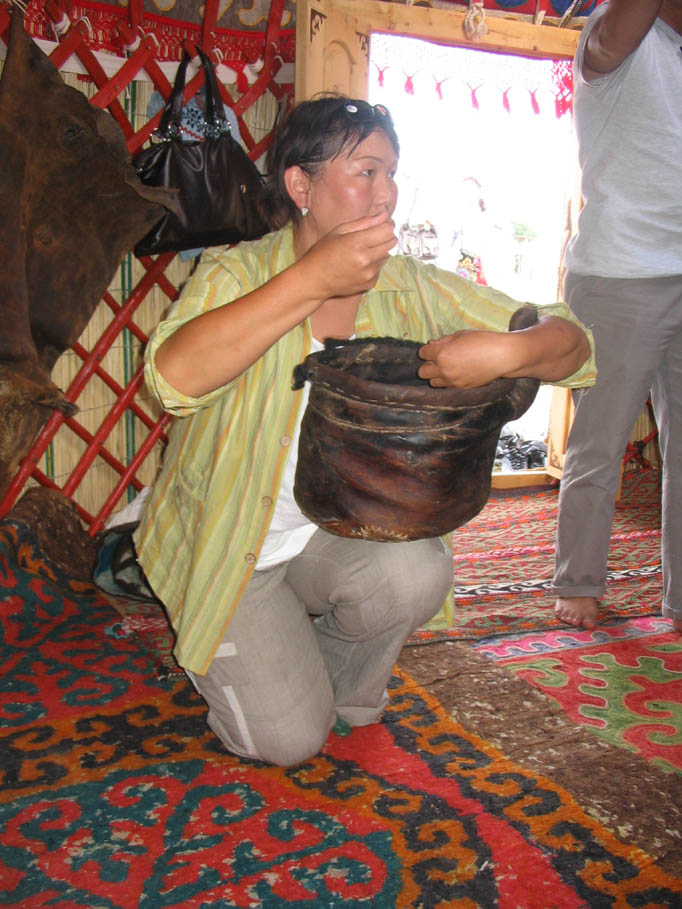http://belindaschneider.files.wordpress.com/2007/08/milking-a-mare_kyrgyzstan.jpg